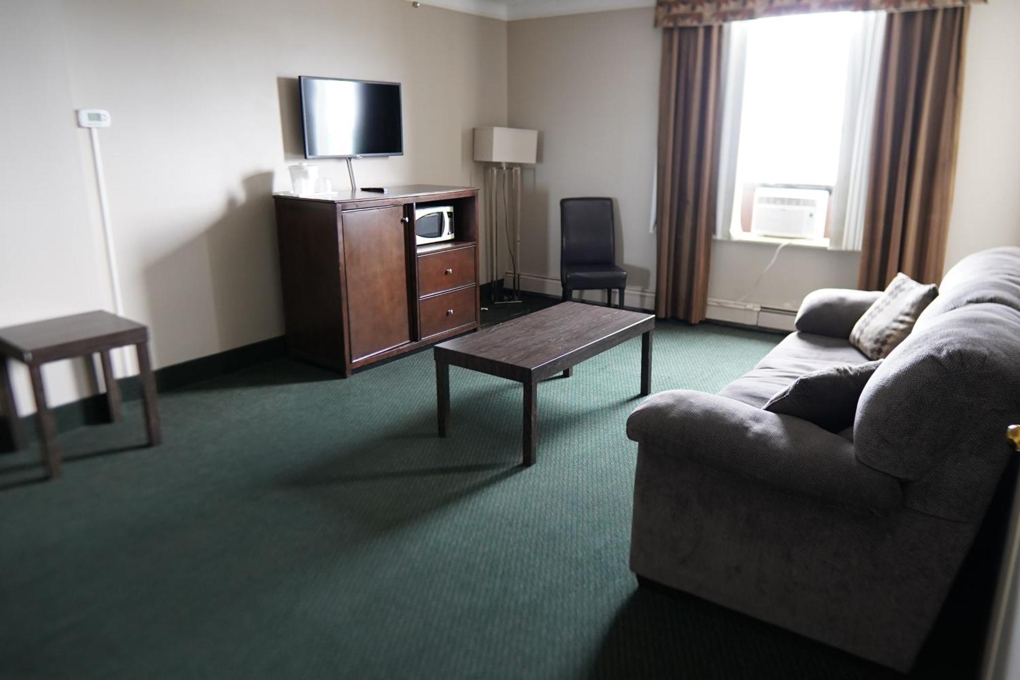 ת'אנדר ביי Prince Arthur Waterfront Hotel & Suites מראה חיצוני תמונה