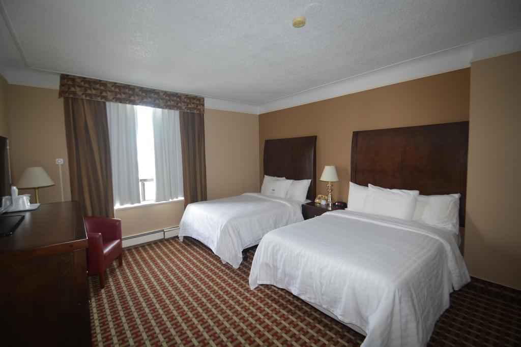 ת'אנדר ביי Prince Arthur Waterfront Hotel & Suites מראה חיצוני תמונה
