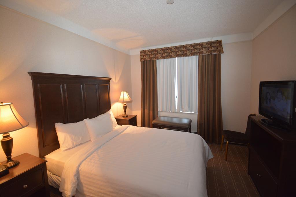 ת'אנדר ביי Prince Arthur Waterfront Hotel & Suites מראה חיצוני תמונה