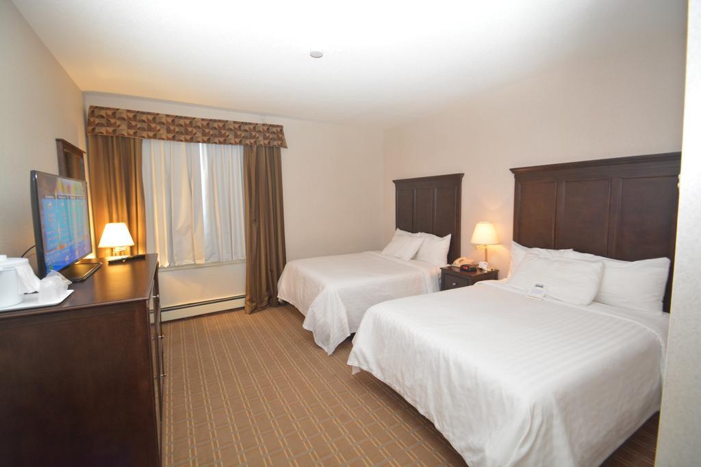 ת'אנדר ביי Prince Arthur Waterfront Hotel & Suites מראה חיצוני תמונה