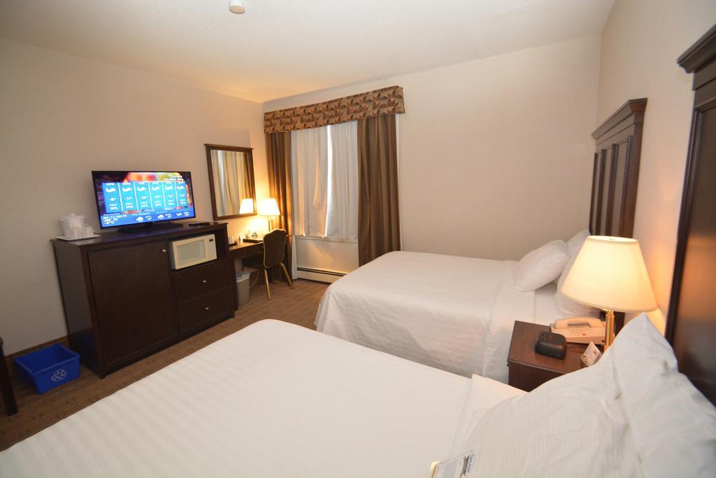 ת'אנדר ביי Prince Arthur Waterfront Hotel & Suites מראה חיצוני תמונה