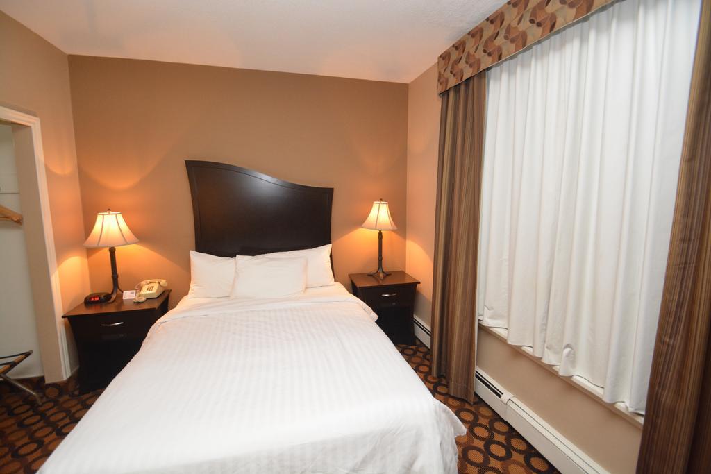 ת'אנדר ביי Prince Arthur Waterfront Hotel & Suites מראה חיצוני תמונה