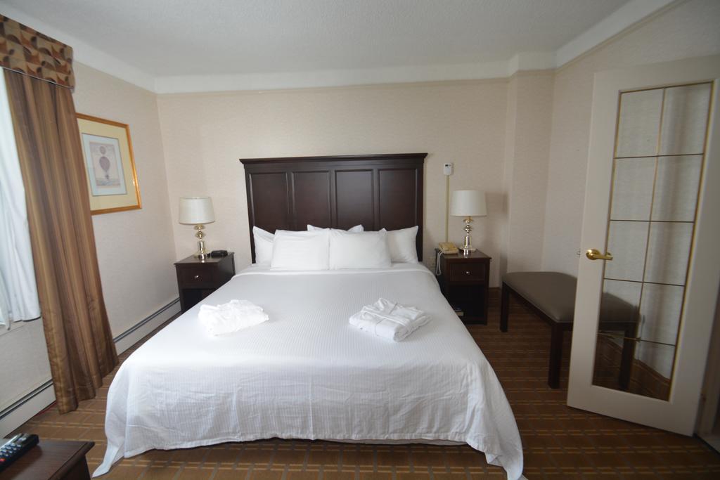 ת'אנדר ביי Prince Arthur Waterfront Hotel & Suites מראה חיצוני תמונה