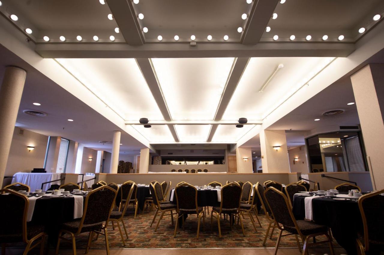 ת'אנדר ביי Prince Arthur Waterfront Hotel & Suites מראה חיצוני תמונה