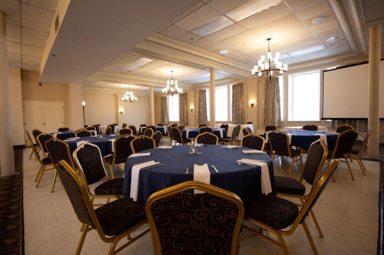 ת'אנדר ביי Prince Arthur Waterfront Hotel & Suites מראה חיצוני תמונה