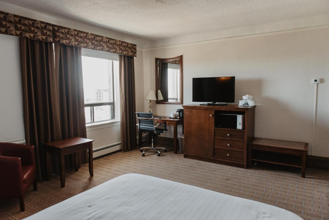 ת'אנדר ביי Prince Arthur Waterfront Hotel & Suites מראה חיצוני תמונה