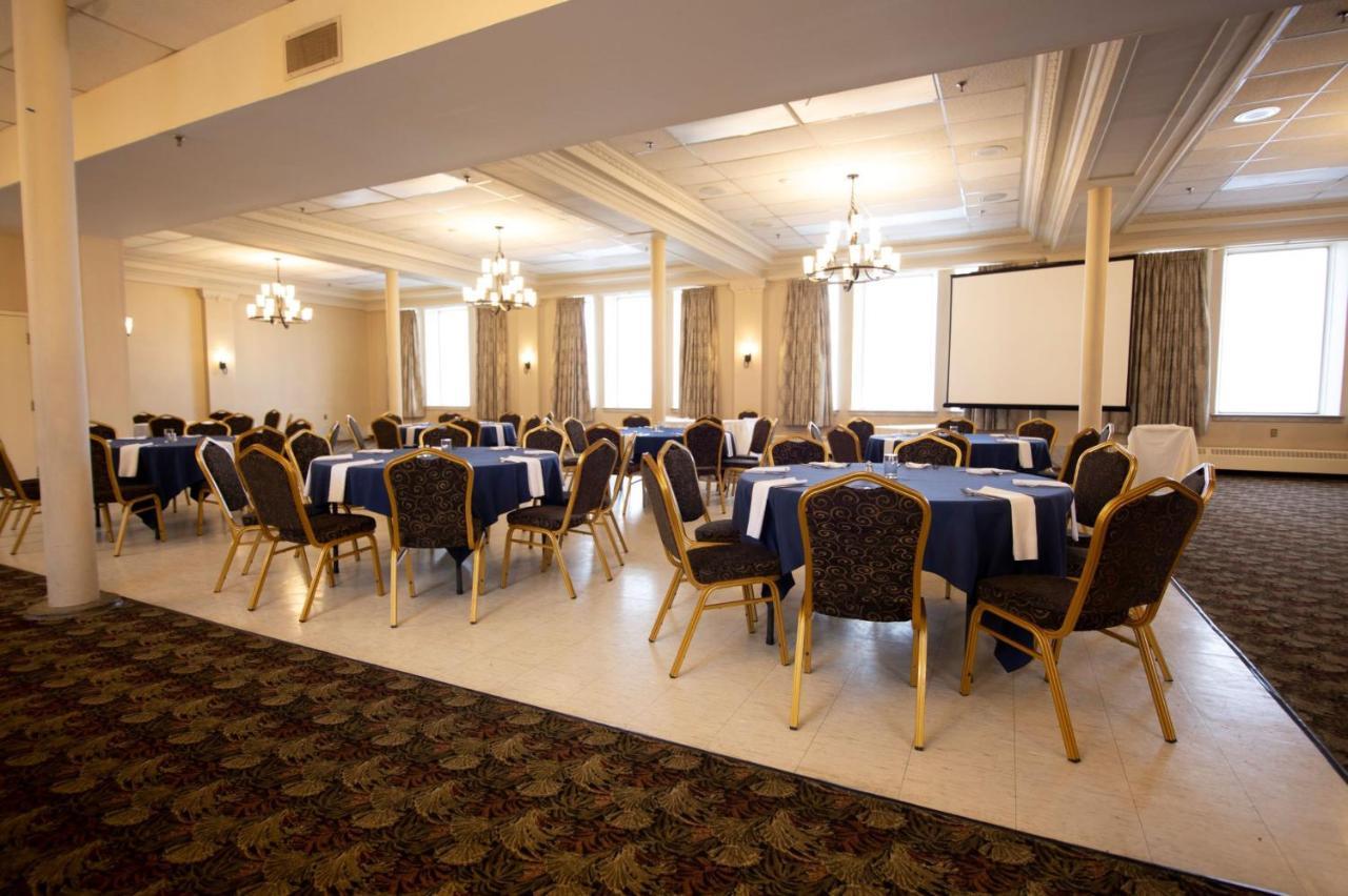 ת'אנדר ביי Prince Arthur Waterfront Hotel & Suites מראה חיצוני תמונה