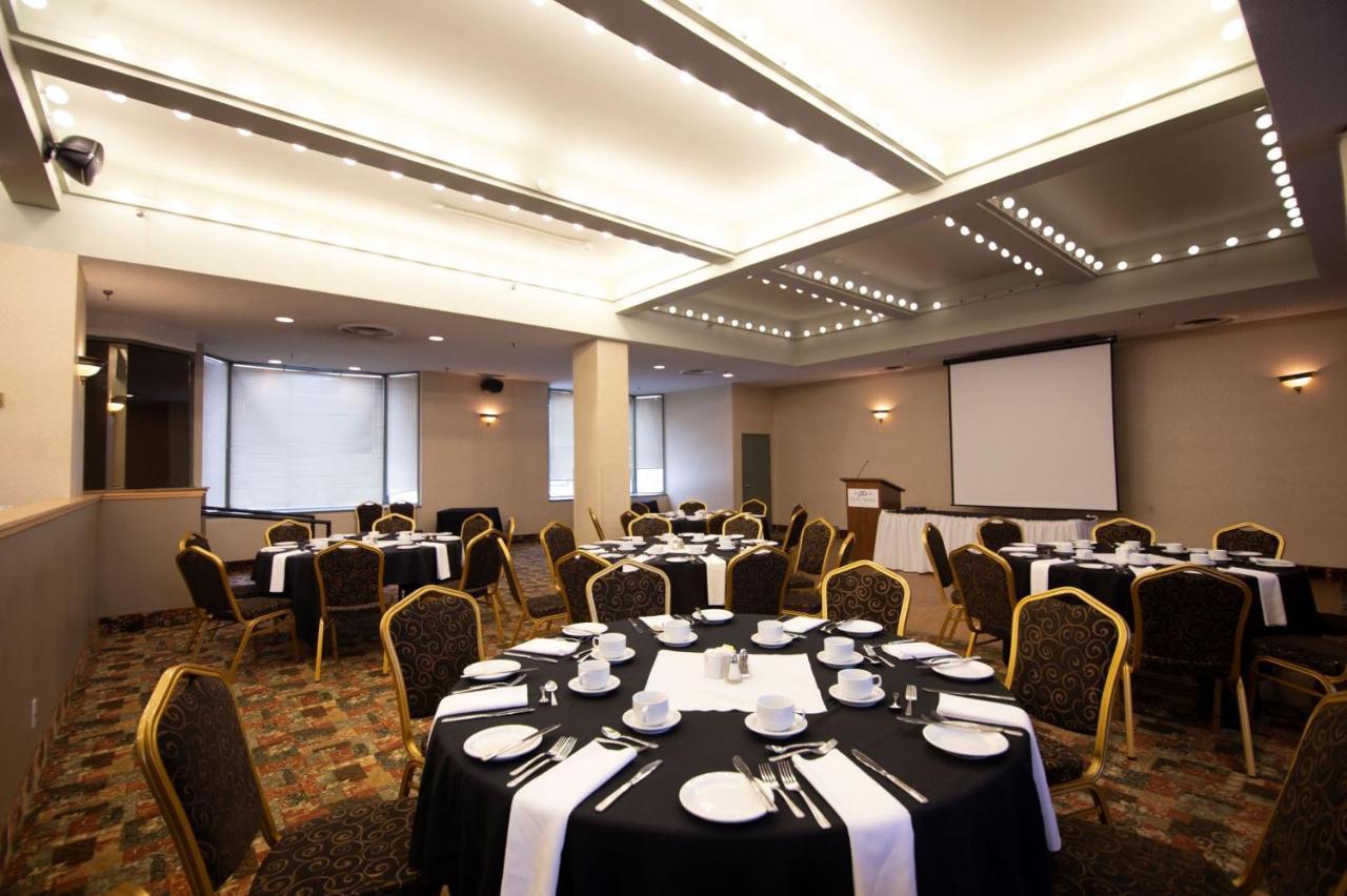 ת'אנדר ביי Prince Arthur Waterfront Hotel & Suites מראה חיצוני תמונה